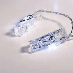 ^ "PLASTIC CLIPS" 20LED ΛΑΜΠΑΚ ΣΕΙΡΑ ΜΠΑΤΑΡ.(3xAA)&ΧΡΟΝΟΔΙΑΚ (6ΟΝ/18OFF) ΨΥΧΡΟ ΛΕΥΚΟ IP20 285+30cm