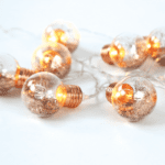^ "GLASS COPPER LED BULB"  10 LED ΛΑΜΠ. ΣΕΙΡΑ ΜΠΑΤ. (2xAA)