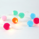 ^ "WOVEN POM POM" 10 LED ΛΑΜΠ. ΣΕΙΡΑ ΜΠΑΤ(2xAA)