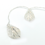 ^ "METAL LEAVES" 10 LED ΛΑΜΠΑΚ ΣΕΙΡΑ ΜΠΑΤΑΡ.(3xAA) & ΧΡΟΝΟΔΙΑΚ (6ΟΝ/18OFF) ΘΕΡΜΟ ΛΕΥΚΟ ΑΣΗΜΙ ΜΕΤΑΛΛ