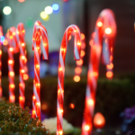 ^ "4 CANDY STAKES" 40 WW LED ΛΑΜΠΑΚΙΑ 8ΠΡΟΓΡΑΜ ΑΝΑΠΤ(4.5V) IP44 M1.5m*Φ2.5cm*Y60cm 0.5m ΠΡΑΣ ΚΑΛ ΤΡ - Image 2