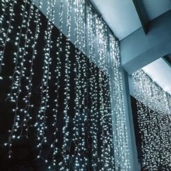 ΛΑΜΠΑΚΙΑ ΚΟΥΡΤΙΝΑ 360 LED 20x18 ΣΕΙΡΕΣ ΨΥΧΡΟ ΛΕΥΚΟ ΣΤΑΘΕΡΑ ΜΕ ΑΝΤΑΠΤΟΡΑ 24VDC & ΔΥΝΑΤΟΤΗΤΑ ΕΠΕΚAΤΣΗΣ MAX 2 ΣΕΤ ME ΚΑΛΩΔΙΟ ΔΙΑΦΑΝΟ IP44 2000x1500mm