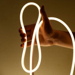 ΦΩΤΟΣΩΛΗΝΑΣ ΝΕΟΝ 100LED/M ΘΕΡΜΟ ΛΕΥΚΟ ΣΤΑΘEΡΟ ΜΟΝΗ ΠΛΕΥΡΑ 50m IP44 1.5m ΚΑΛΩΔΙΟ 3 ΣΕΤ ΦΙΣ ΣΥΝΔΕΣΜΟΙ & ΤΑΠΕΣ