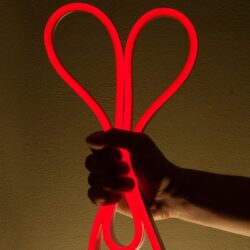 ΦΩΤΟΣΩΛΗΝΑΣ ΝΕΟΝ 100LED/M ΚΟΚΚΙΝΟ ΣΤΑΘEΡΟ ΜΟΝΗ ΠΛΕΥΡΑ 50m IP44 1.5m ΚΑΛΩΔΙΟ 3 ΣΕΤ ΦΙΣ ΣΥΝΔΕΣΜΟΙ & ΤΑΠΕΣ