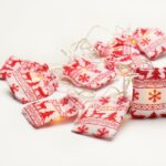 ΧΡΙΣΤΟΥΓΕΝΝΙΑΤΙΚΑ ΔΙΑΚΟΣΜΗΤΙΚΑ ΛΑΜΠΑΚΙΑ ΣΕ ΣΧΗΜΑ ΤΣΟΥΒΑΛΙΟΥ ΑΣΤΡΟ ΜΕ ΚΟΚΚΙΝΟ 10 LED ΣΕ ΣΕΙΡΑ ΘΕΡΜΟ ΛΕΥΚΟ ΜΠΑΤΑΡΙΕΣ 2xΑΑ IP20